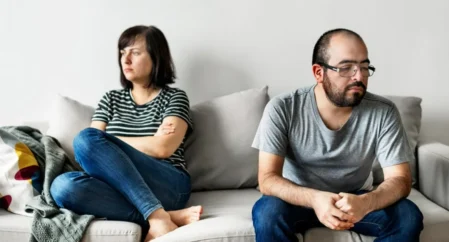 Unhappy Couple Arguing On The Sofa Pdhye8l 1166x685